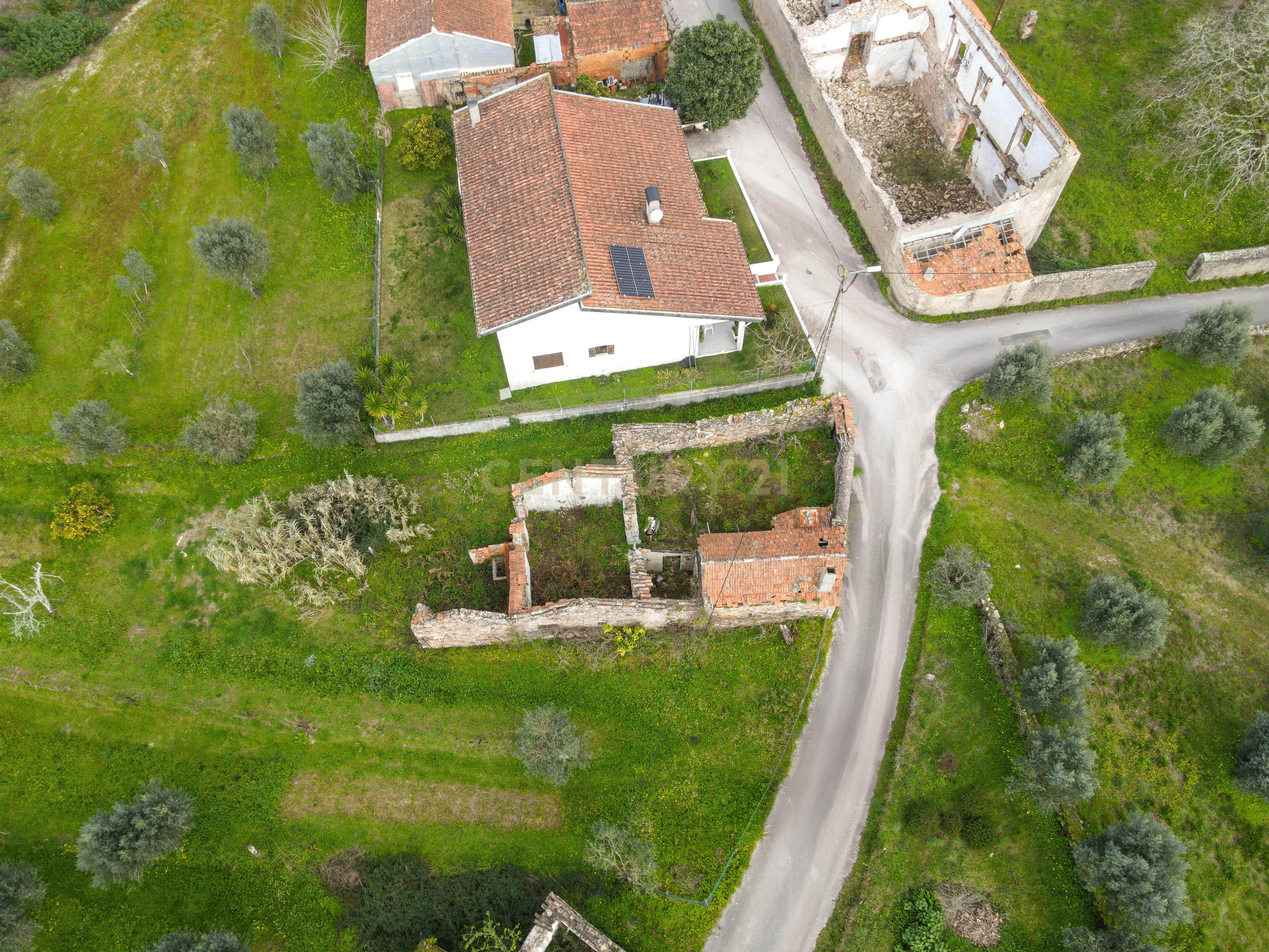 Moradia em mau estado - Image 6