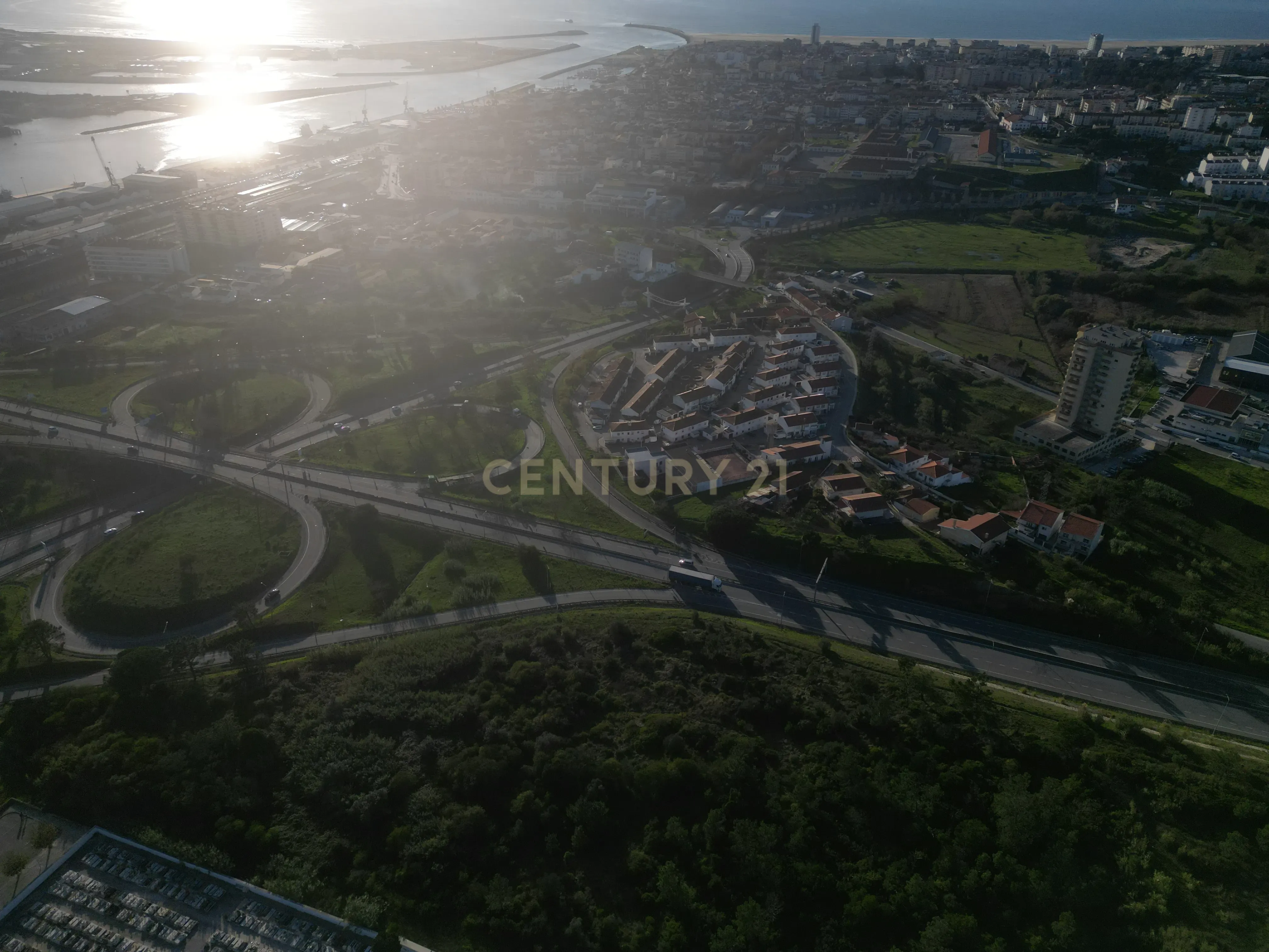 Oportunidade Única para Construtores: 2 Terrenos Rústicos na Entrada da Figueira da Foz - Image 11
