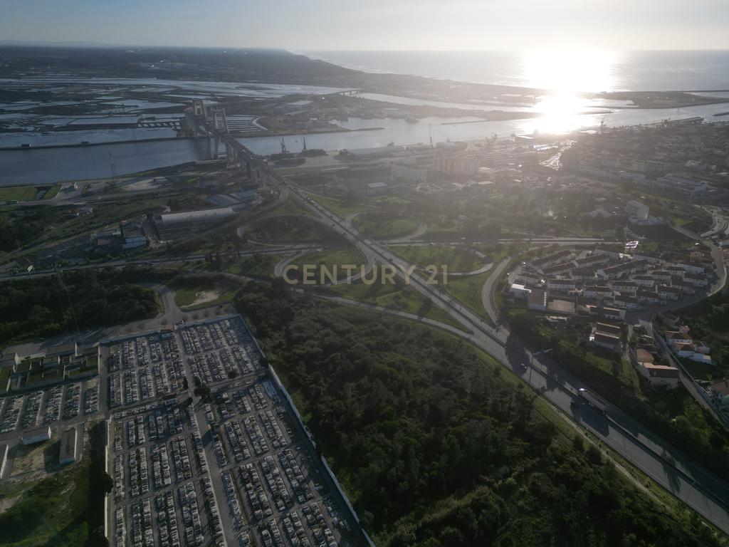 Oportunidade de Investimento: Dois Terrenos Contíguos com Potencial Construtivo – Figueira da Foz - Image 3