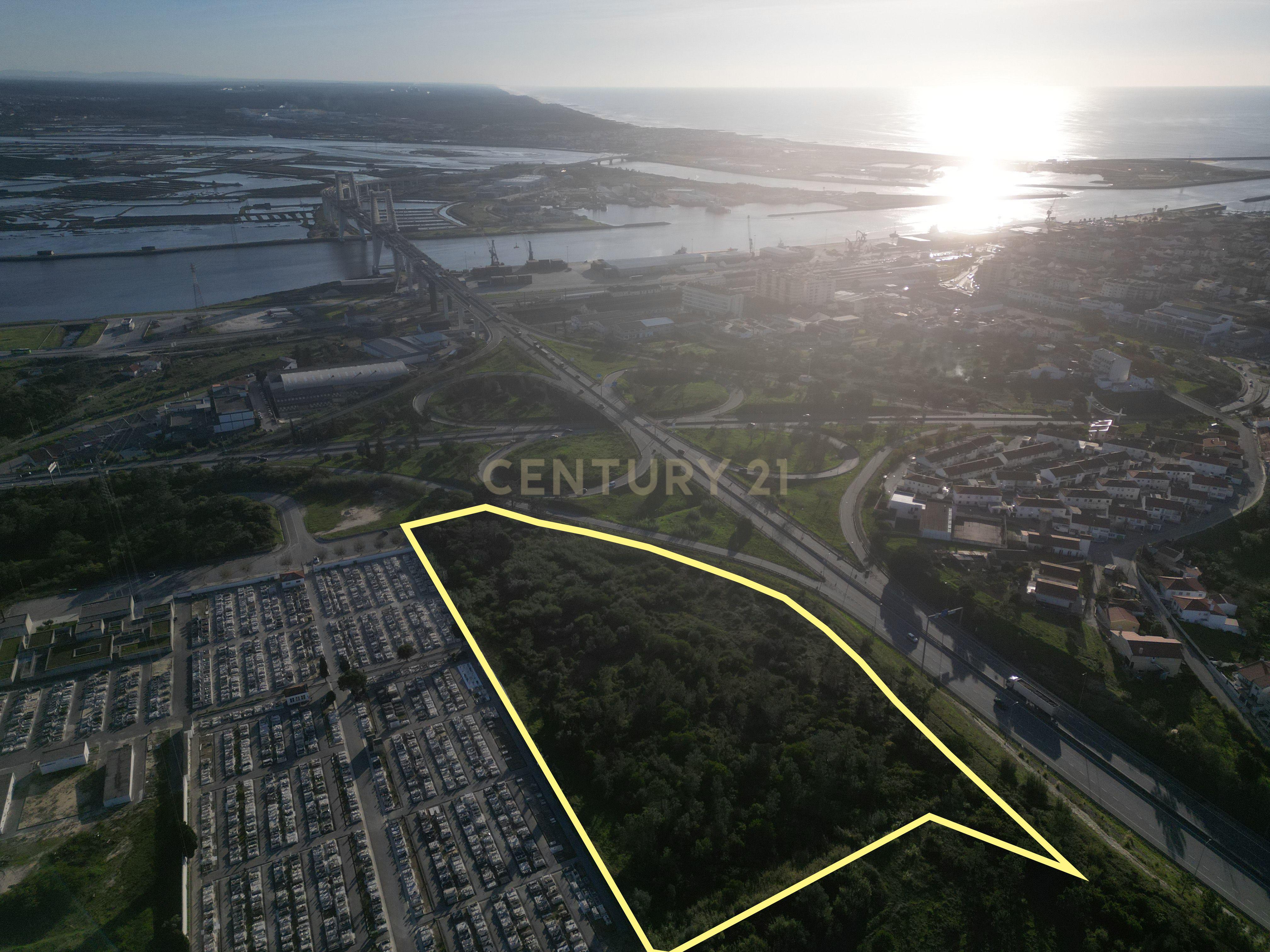 Oportunidade Única para Construtores: 2 Terrenos Rústicos na Entrada da Figueira da Foz - Image 1