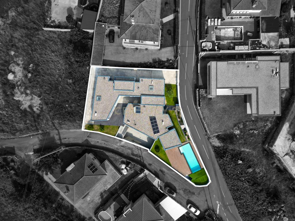 Moradia T3 + 1 Térrea, Individual com Piscina Vistas Panorâmicas em Mesão Frio - Guimarães - Image 49