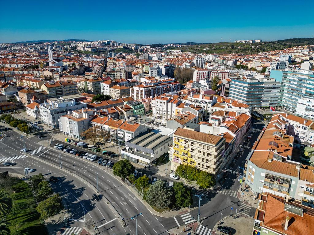 Edificio Comércio  - Centro da Amadora,  Rua Gonçalves Ramos - Image 64