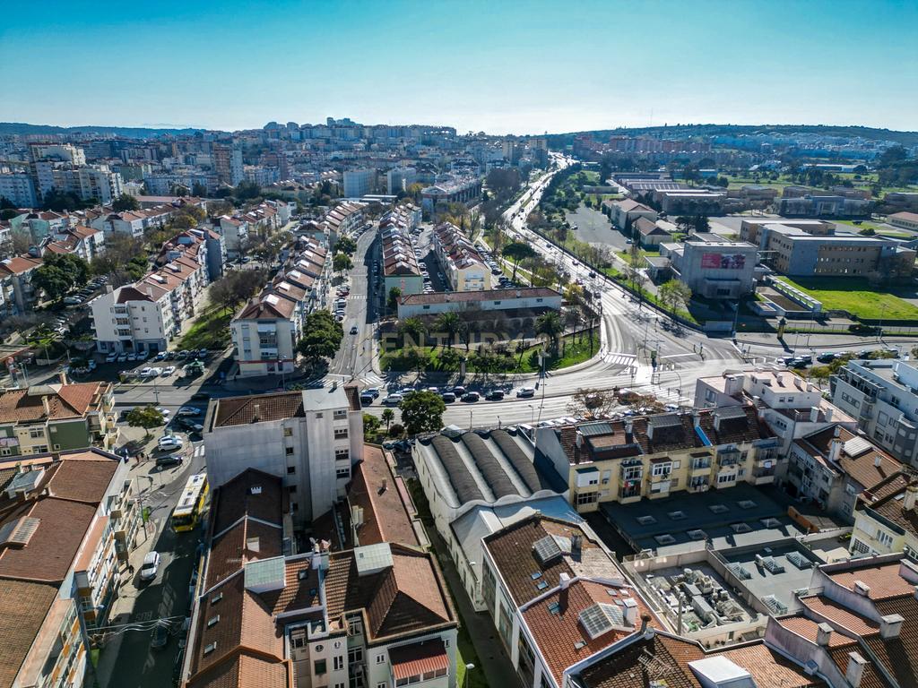 Edificio Comércio  - Centro da Amadora,  Rua Gonçalves Ramos - Image 65