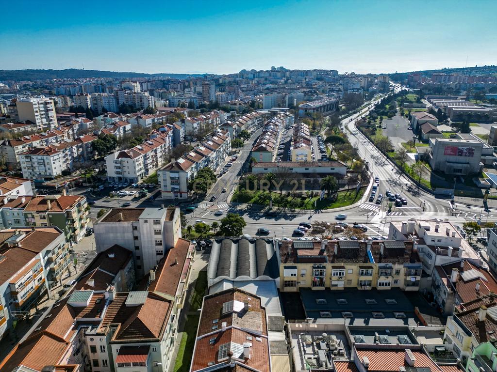 Edificio Comércio  - Centro da Amadora,  Rua Gonçalves Ramos - Image 63