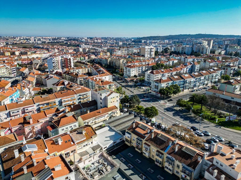 Edificio Comércio  - Centro da Amadora,  Rua Gonçalves Ramos - Image 60