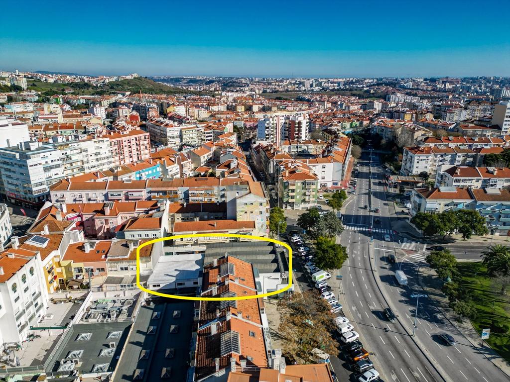 Edificio Comércio  - Centro da Amadora,  Rua Gonçalves Ramos - Image 2