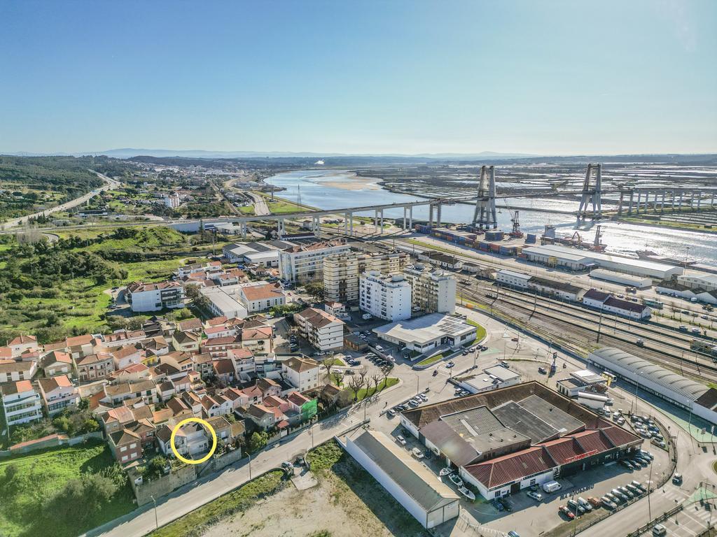 Casa T2  com Pátio e Boa Exposição Solar Bairro da Estação Figueira da Foz - Image 6