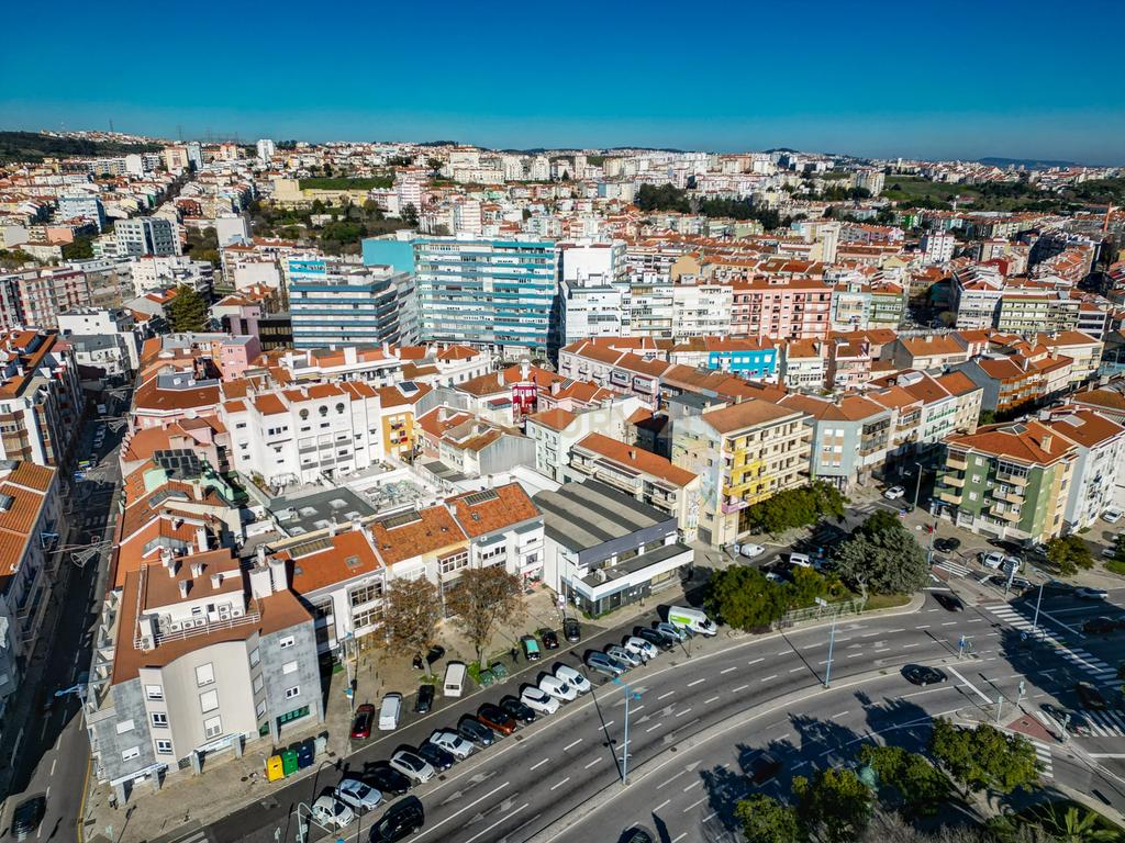 Edificio Comércio  - Centro da Amadora,  Rua Gonçalves Ramos - Image 61