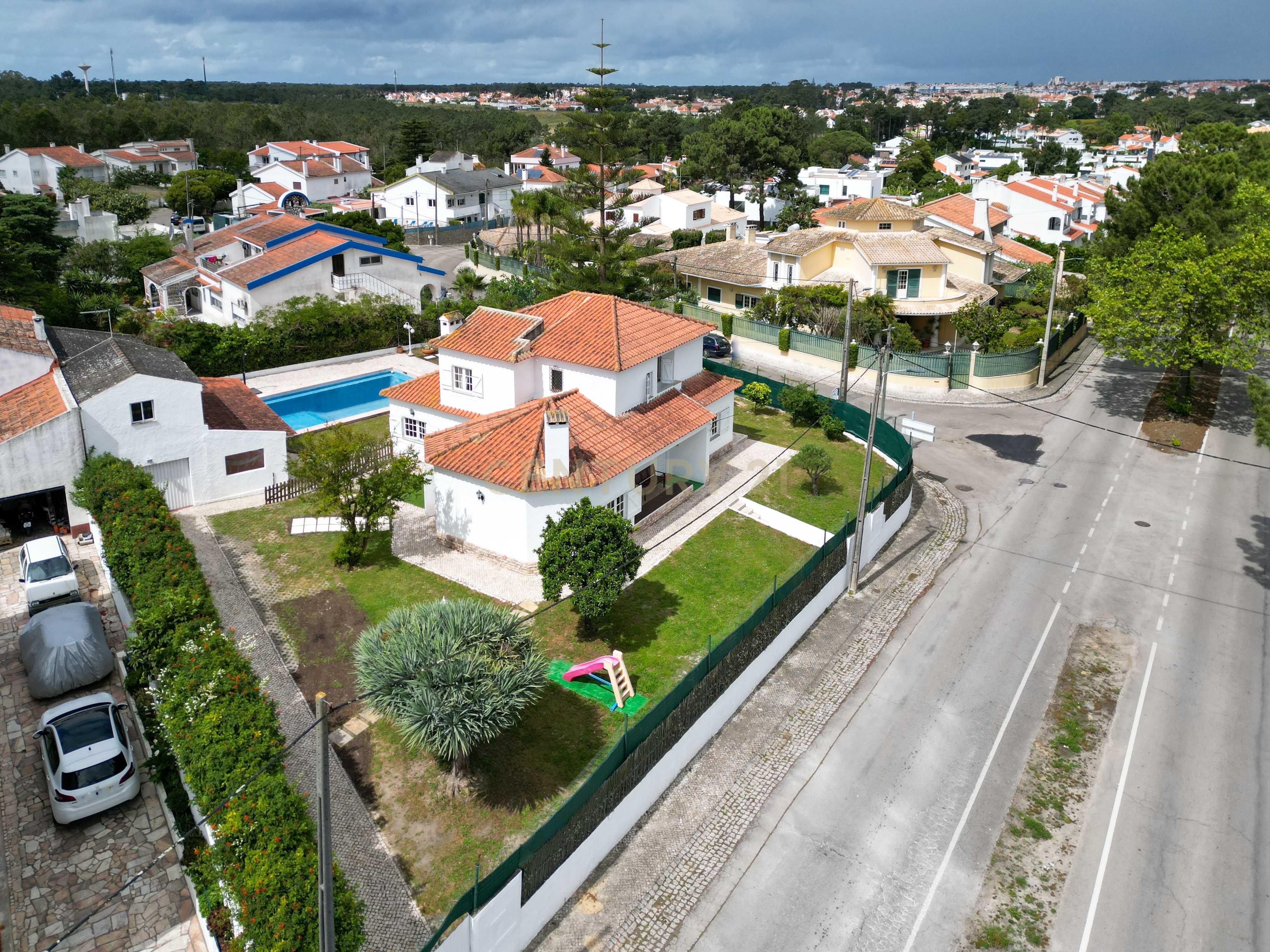 Fantástica Moradia isolada T4 na Marisol - Image 4