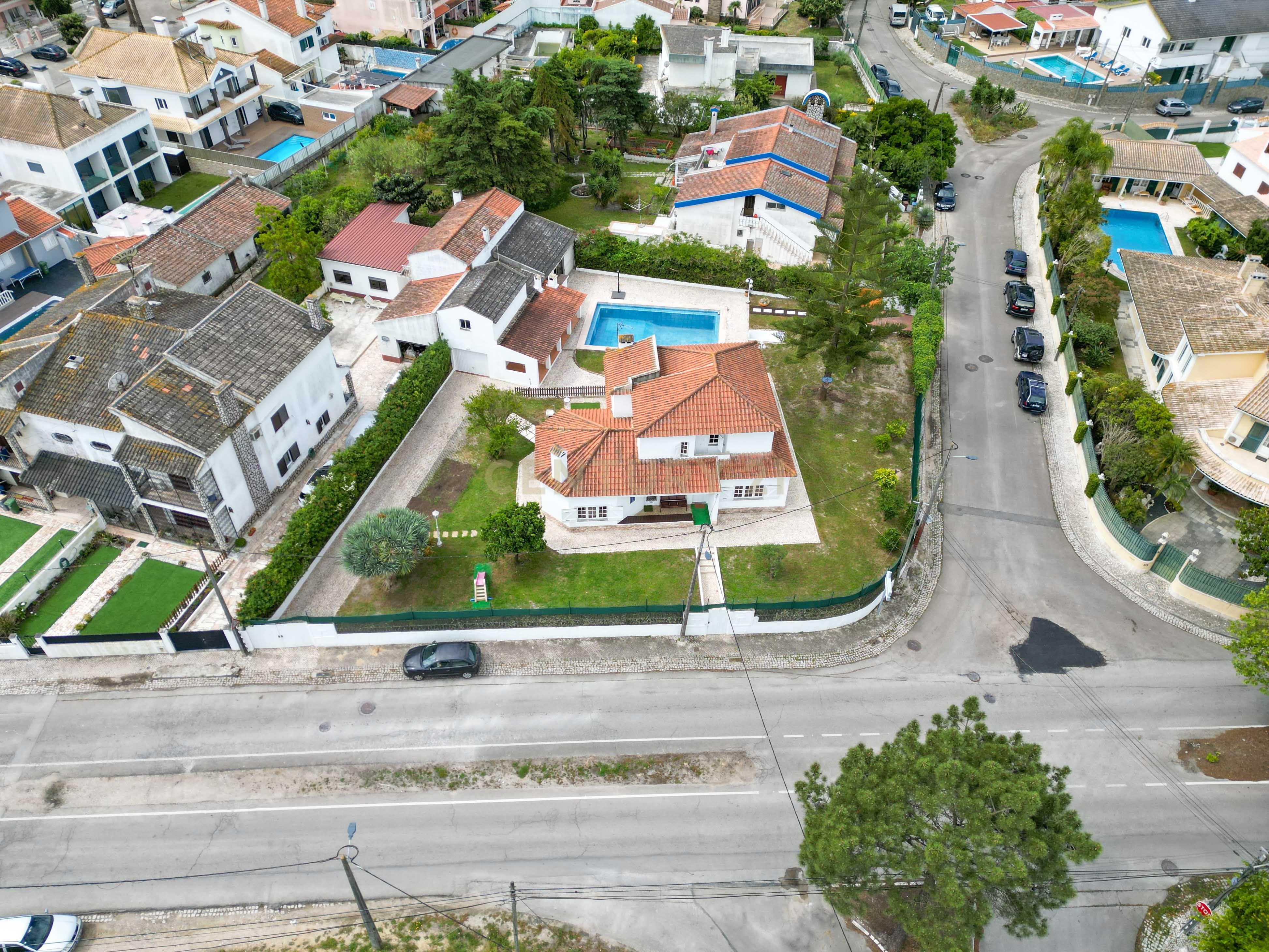 Fantástica Moradia isolada T4 na Marisol - Image 7