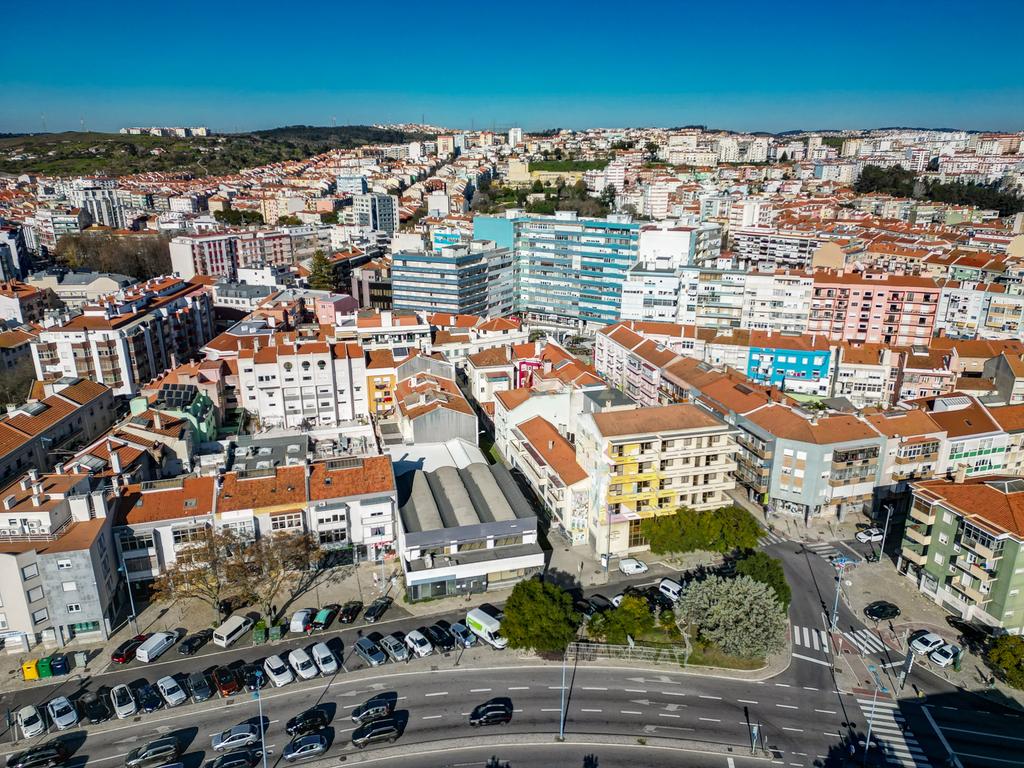 Edificio Comércio  - Centro da Amadora,  Rua Gonçalves Ramos - Image 62
