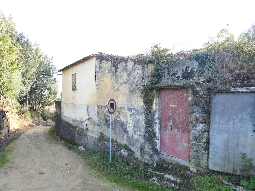 Casa antiga com vistas panorâmicas numa localização sossegada a 10 min de Vila Nova de Poiares - Image 1