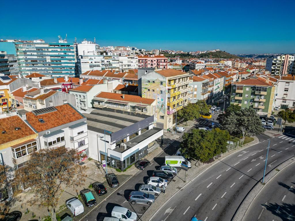Edificio Comércio  - Centro da Amadora,  Rua Gonçalves Ramos - Image 69