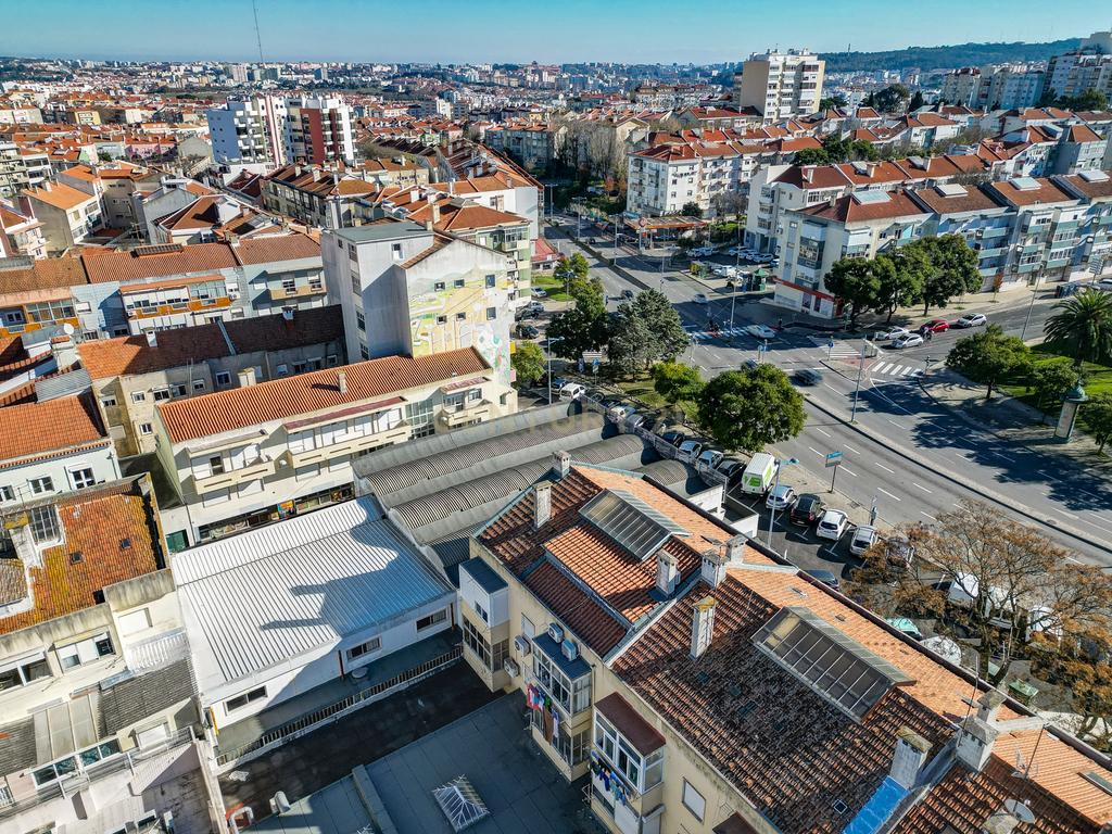 Edificio Comércio  - Centro da Amadora,  Rua Gonçalves Ramos - Image 75