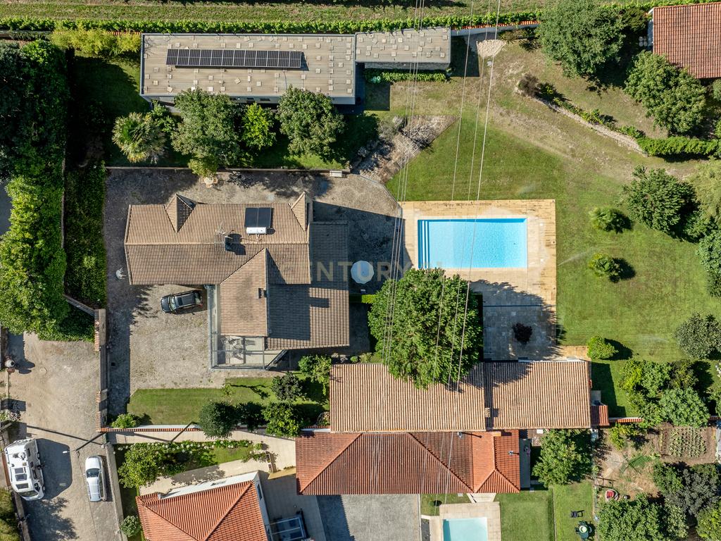 Moradia com Piscina e Jardim - Felgueiras - Image 3