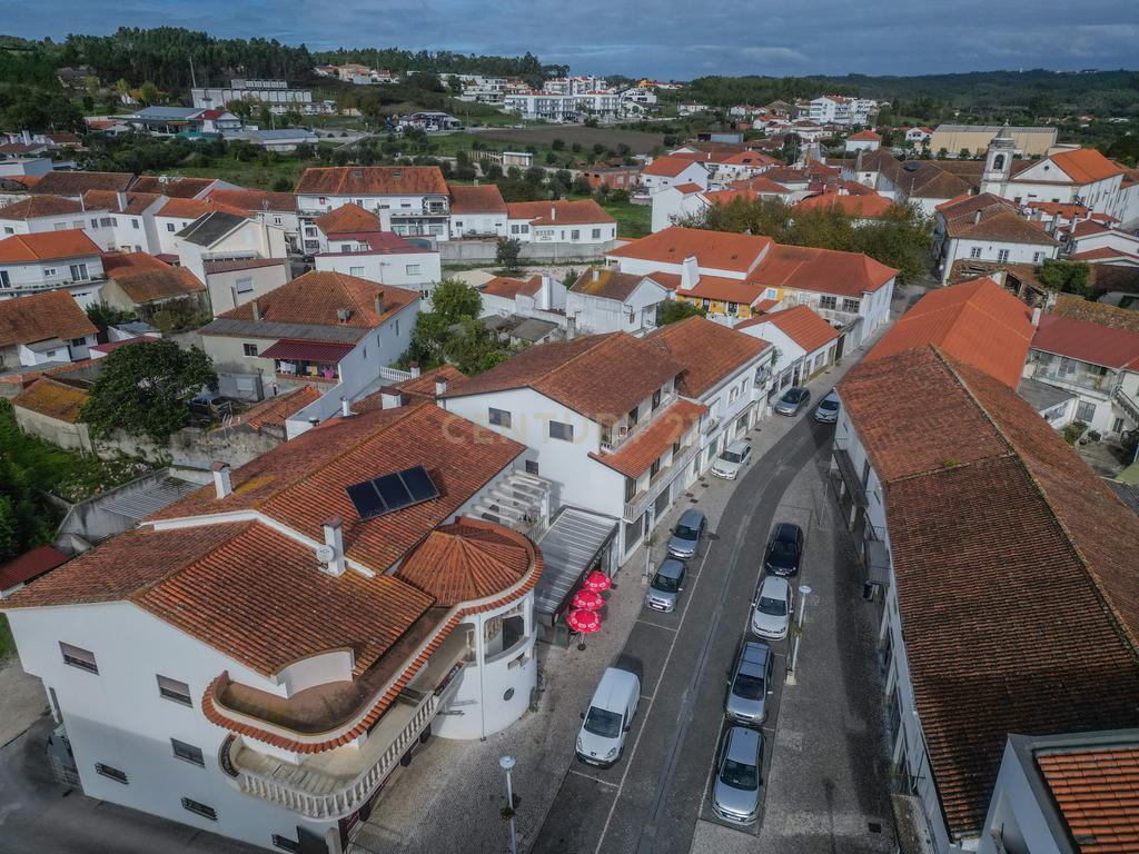 Moradia T5 no centro do Louriçal - Image 7