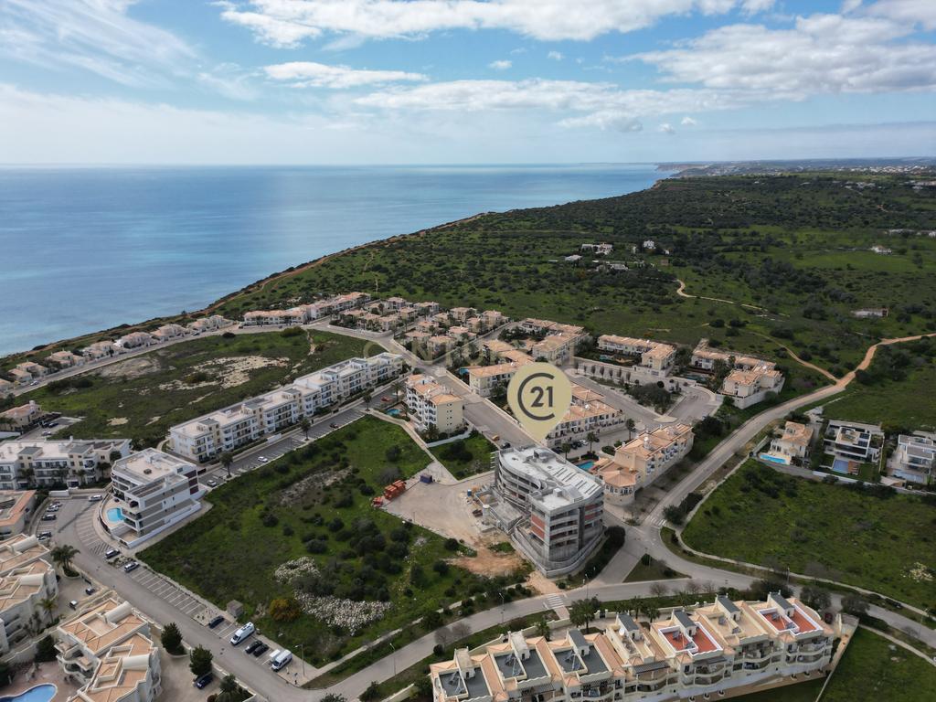 Apartamento Moderno T2 em construção no Porto de Mós em Lagos - Image 23