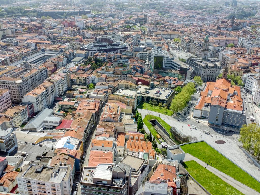 Edifício Novo Reabilitado a 300m da Avenida dos Aliados - Image 8