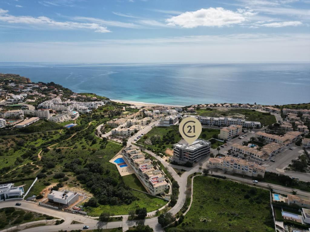 Apartamento Moderno T2 em construção no Porto de Mós em Lagos - Image 1