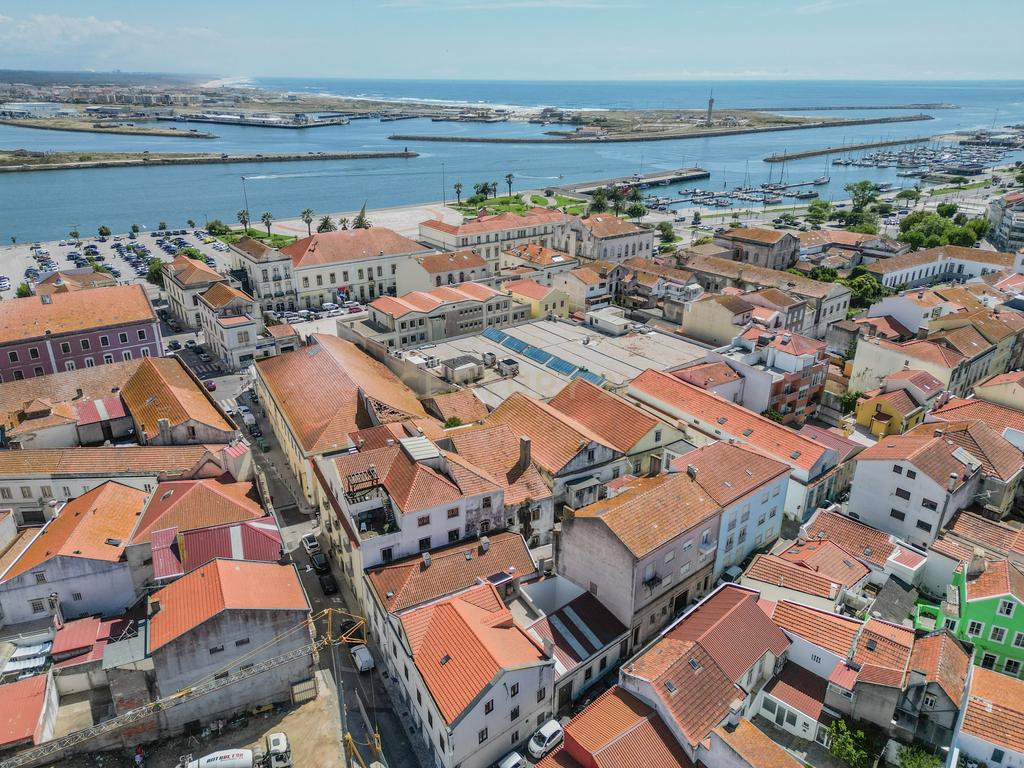 Oficina de Serralharia Civil e Mecânica na Rua das Rosas, nº23, em Figueira da Foz - Image 18