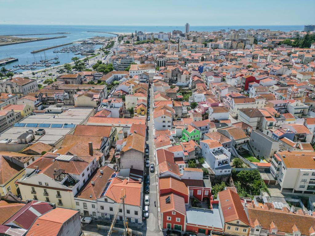 Oficina de Serralharia Civil e Mecânica na Rua das Rosas, nº23, em Figueira da Foz - Image 20