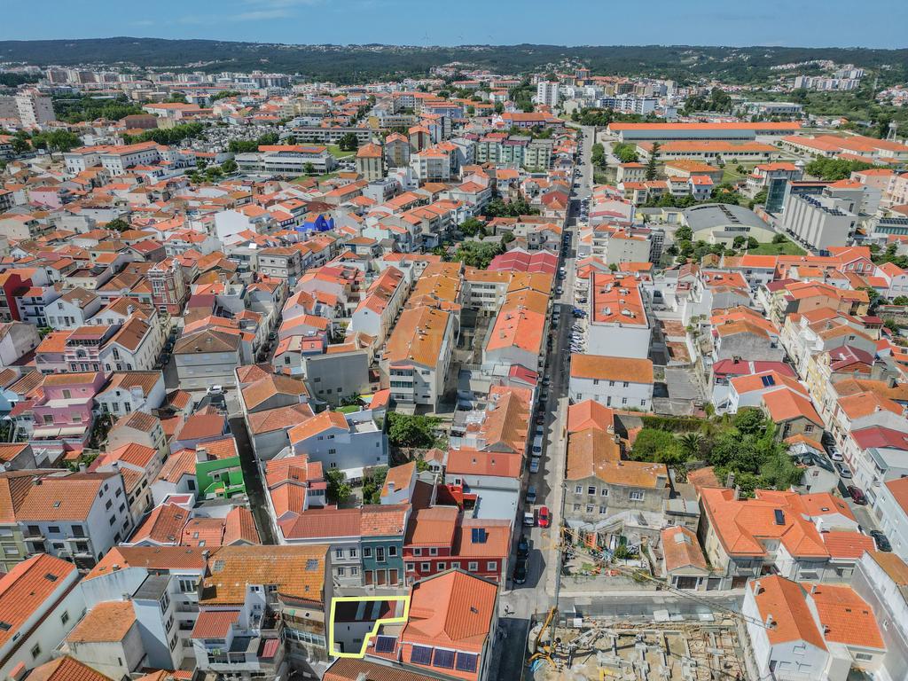 Oficina de Serralharia Civil e Mecânica na Rua das Rosas, nº23, em Figueira da Foz - Image 23