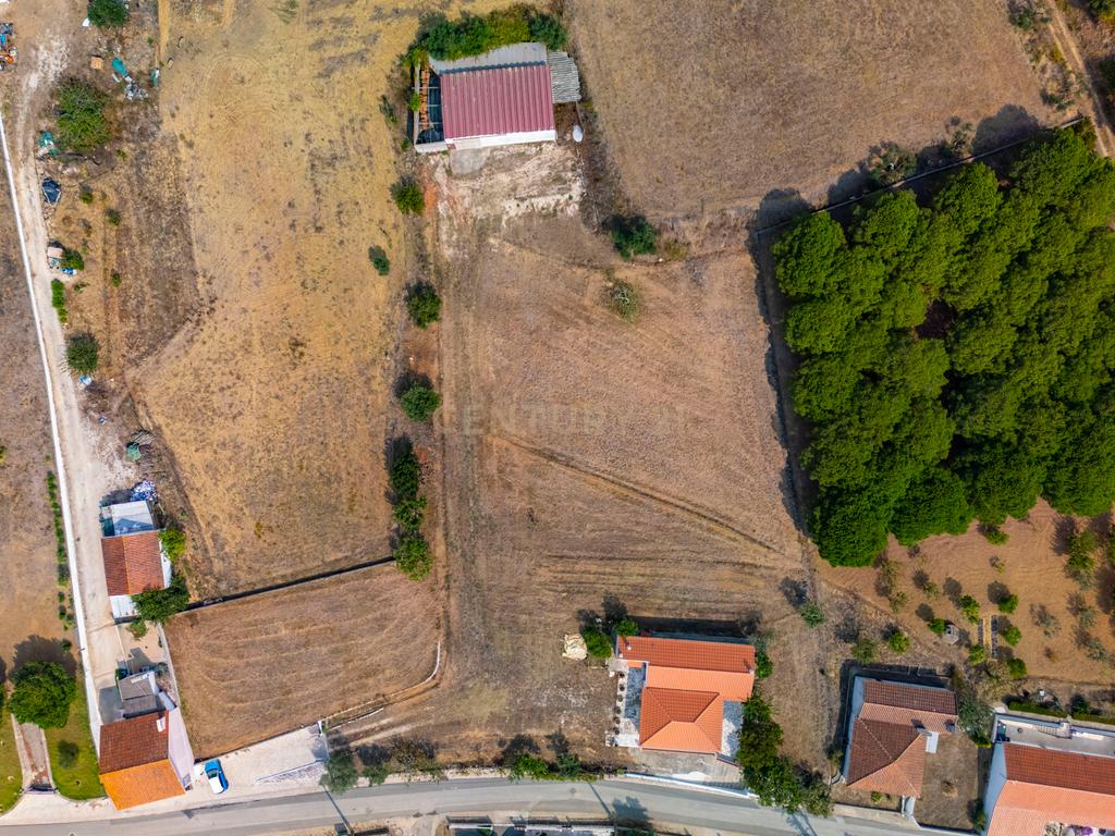 Moradia com Amplo Terreno em Alenquer - Oportunidade Única! - Image 8