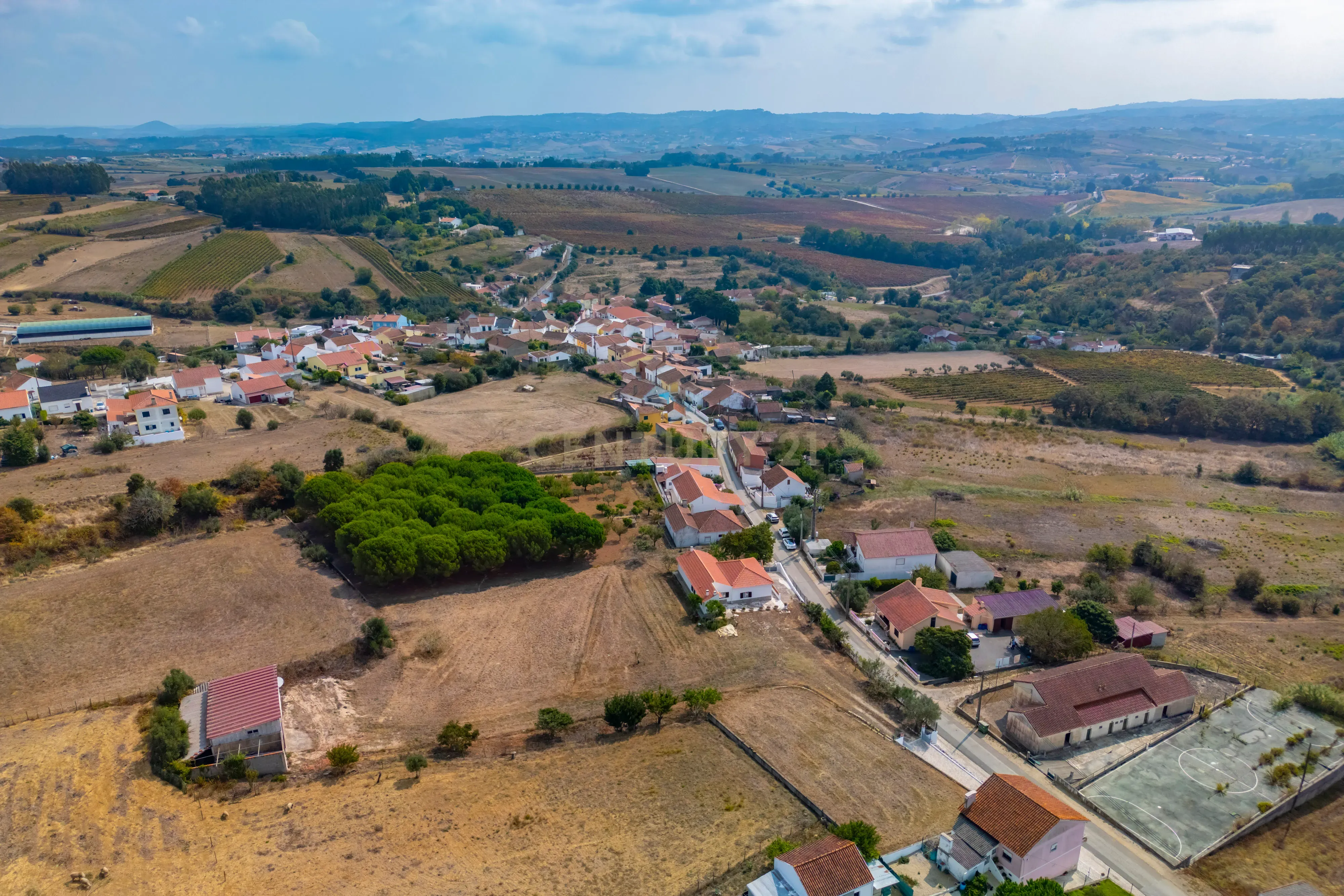 Moradia com Amplo Terreno em Alenquer - Oportunidade Única! - Image 37
