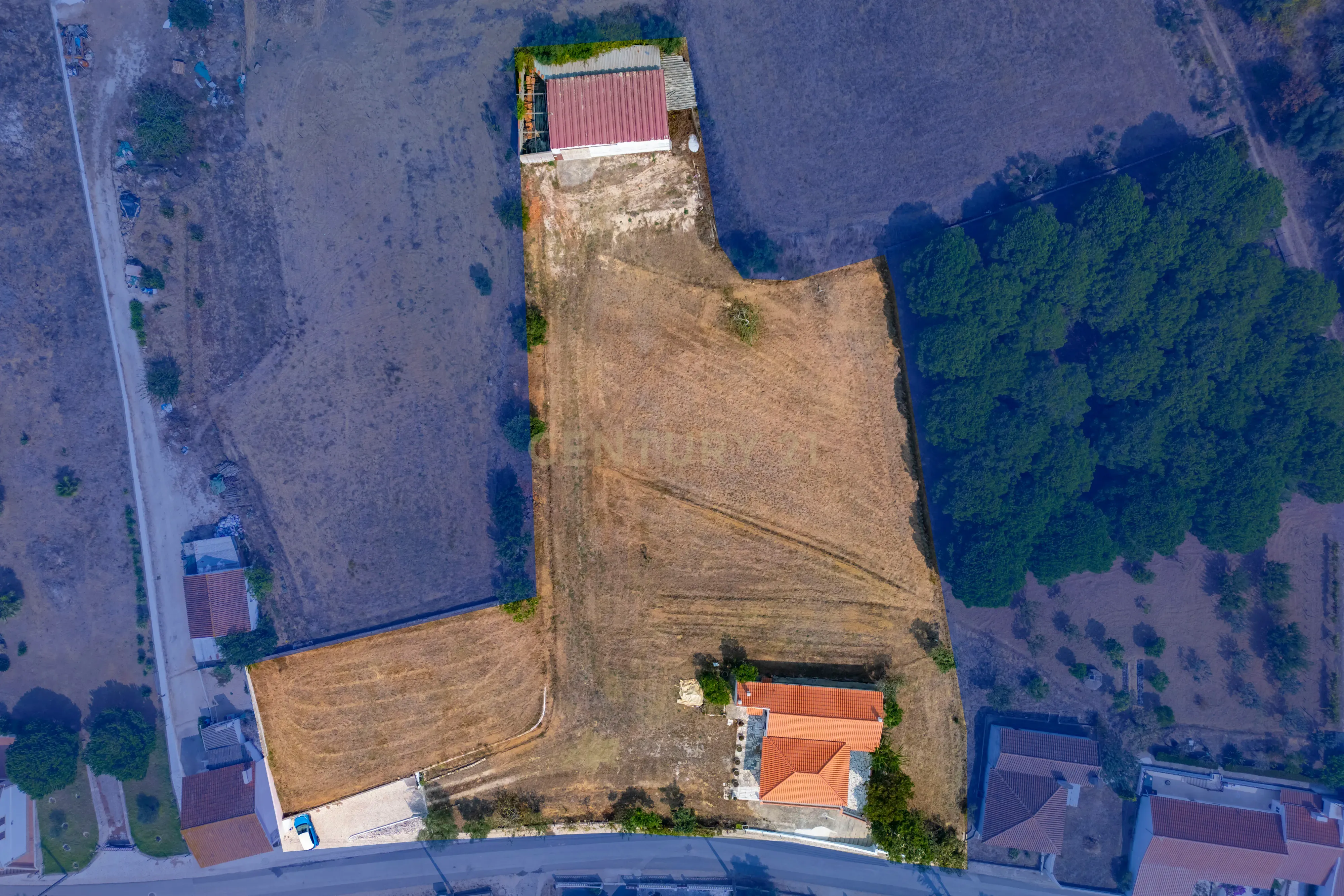 Moradia com Amplo Terreno em Alenquer - Oportunidade Única! - Image 9