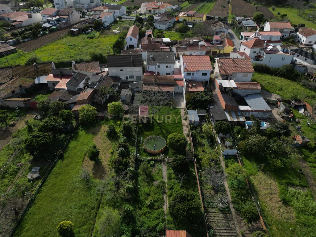 Moradia T8 com piso térreo adaptado, pátio interior, churrasqueira, jardim e horta no Paião, Figueira da Foz - Image 8