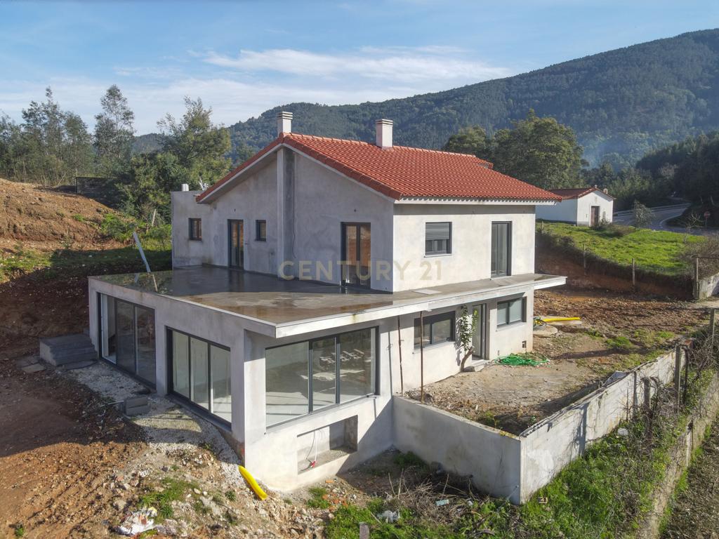 Terreno com projeto em execução - Lousã - Image 35