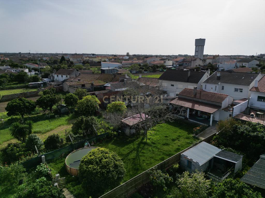 Moradia T8 com piso térreo adaptado, pátio interior, churrasqueira, jardim e horta no Paião, Figueira da Foz - Image 9