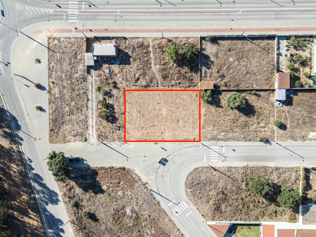 Terreno para construção de  630 m2, Quinta da Marquesa I e III - Image 1