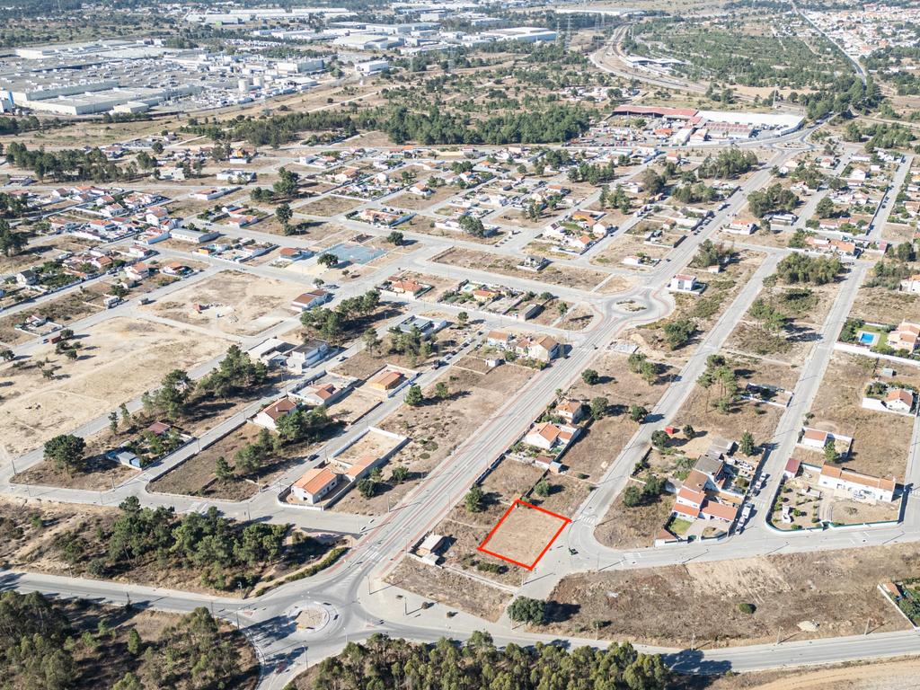Terreno para construção de  630 m2, Quinta da Marquesa I e III - Image 2