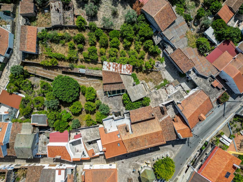 Moradia em Tolosa com 635m² e terreno com 1250m², para modernização total - Image 16