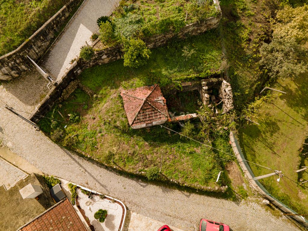 Moradia V2 para remodelar - Image 6