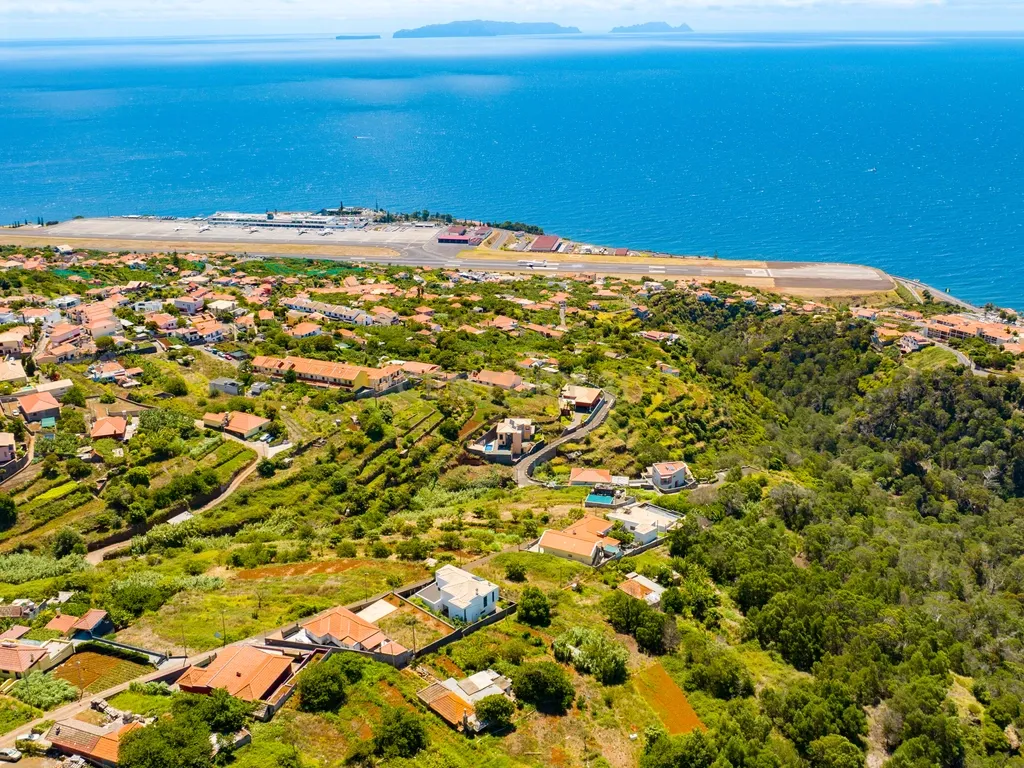 🌿 Terreno 640 m2 Rústico-Agrícola nas Eiras - R 190 - Santa Cruz, Madeira - Image 8