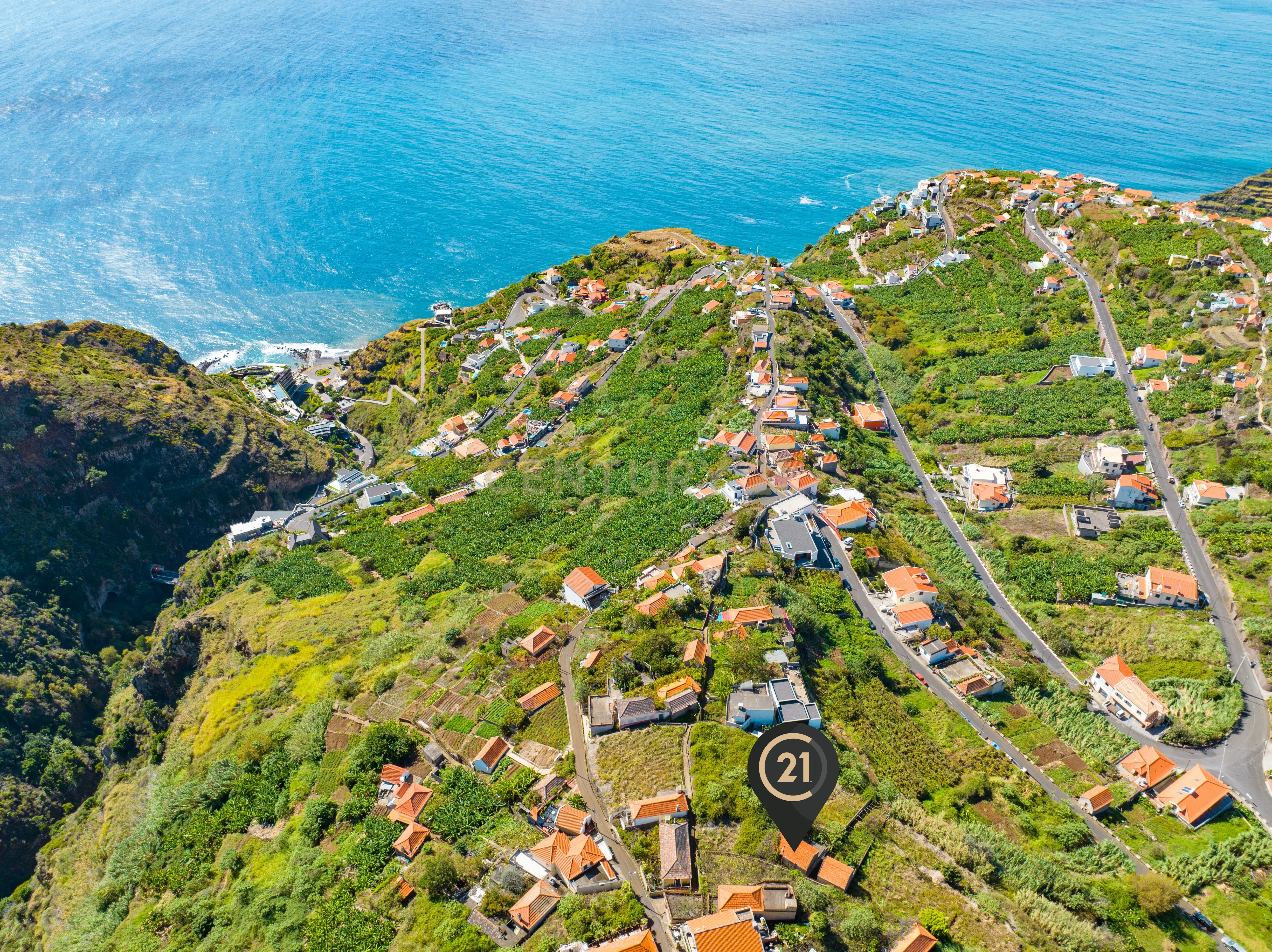 Terreno de 733 m² com Casa e Palheiro para Renovar - Calheta, Madeira - Image 6