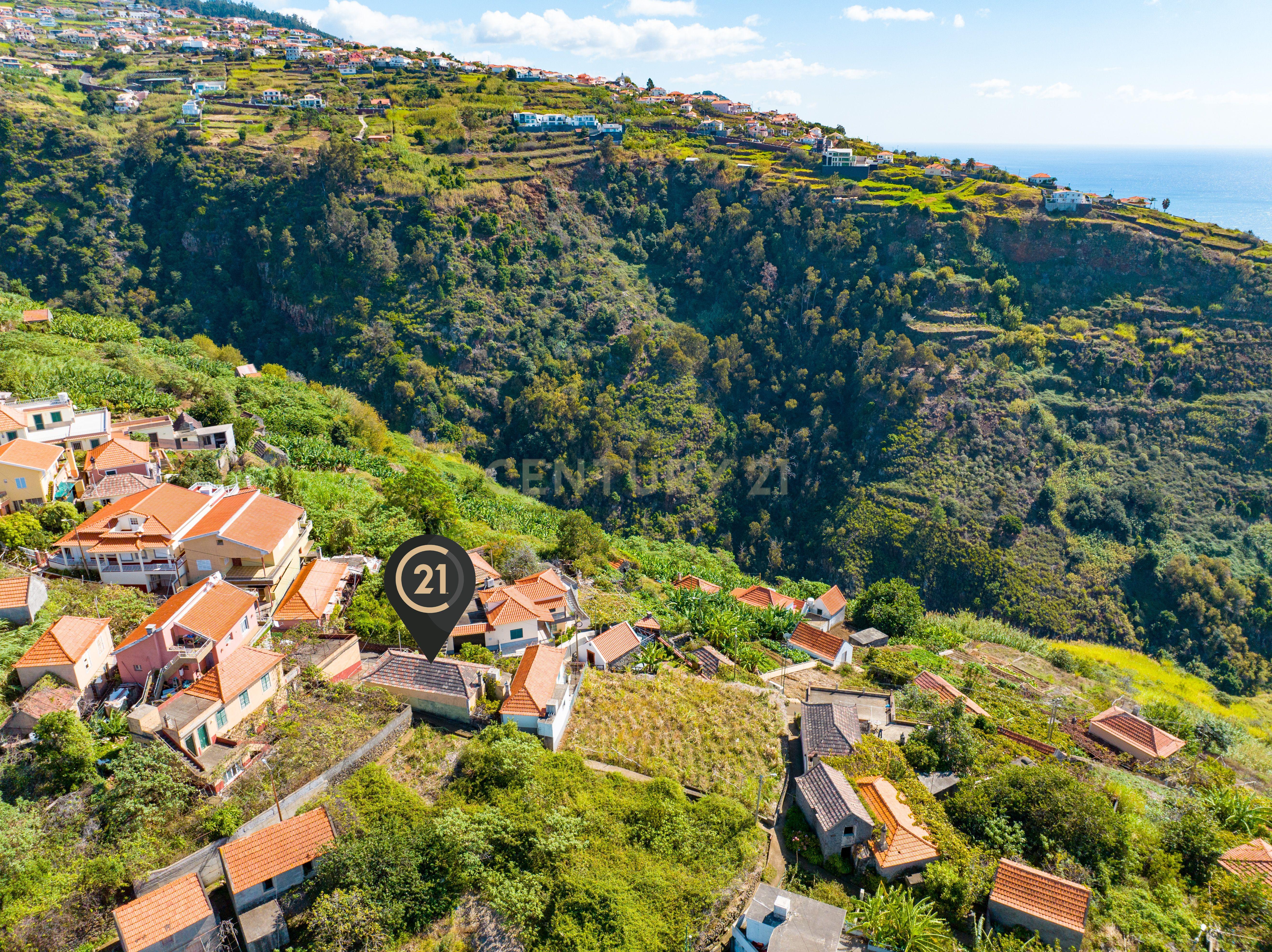 Terreno de 733 m² com Casa e Palheiro para Renovar - Calheta, Madeira - Image 12