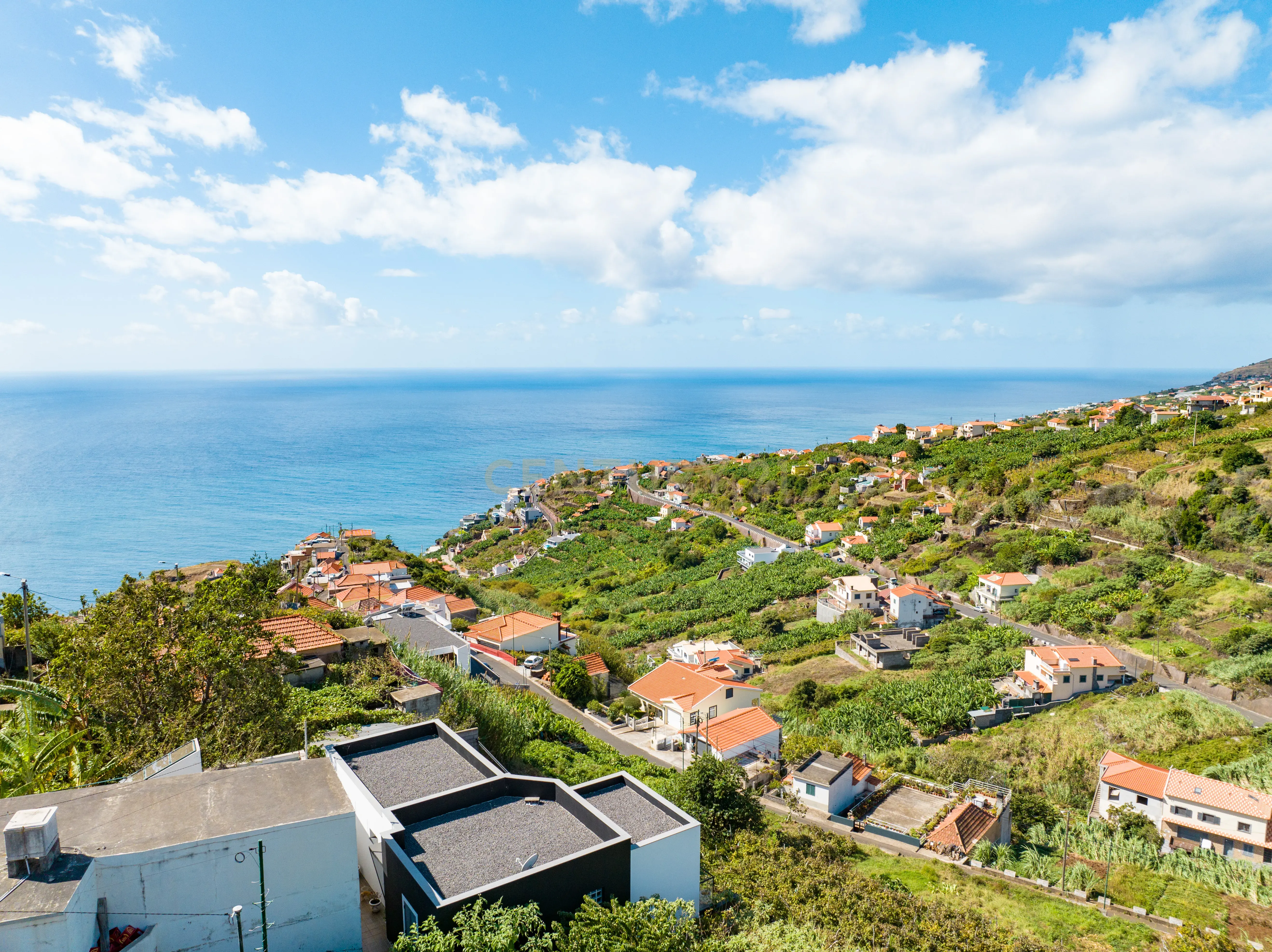 Terreno de 733 m² com Casa e Palheiro para Renovar - Calheta, Madeira - Image 7