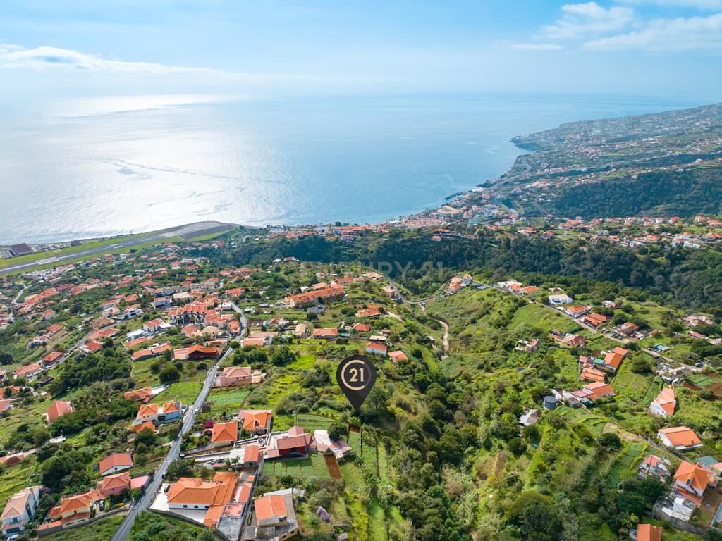 Terreno Rústico Agroflorestal de 900 m2 - Santa Cruz, Madeira - Image 3
