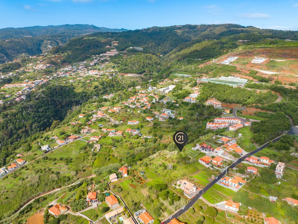 Terreno Rústico Agroflorestal de 900 m2 - Santa Cruz, Madeira - Image 4