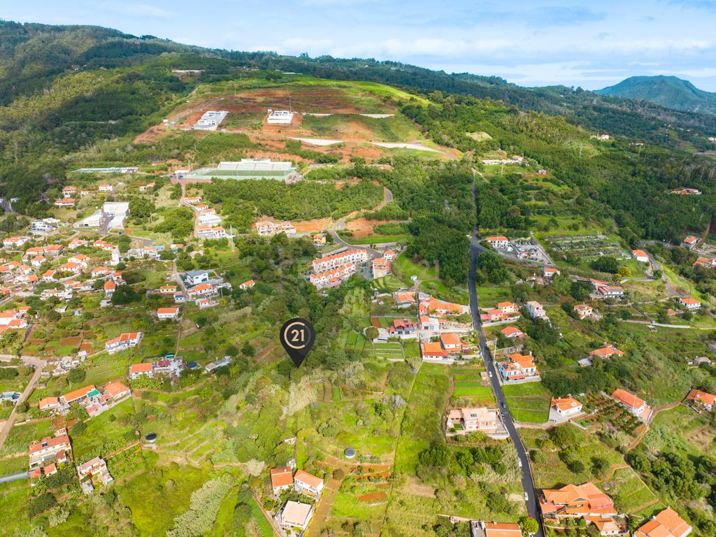 Terreno Rústico Agroflorestal de 730 m2 - Santa Cruz, Madeira - Image 9