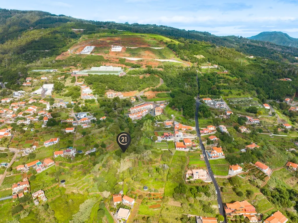 Terreno Rústico Agroflorestal de 730 m2 - Santa Cruz, Madeira - Image 9