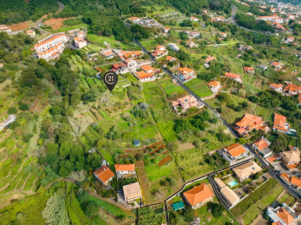 Terreno Rústico Agroflorestal de 900 m2 - Santa Cruz, Madeira - Image 6