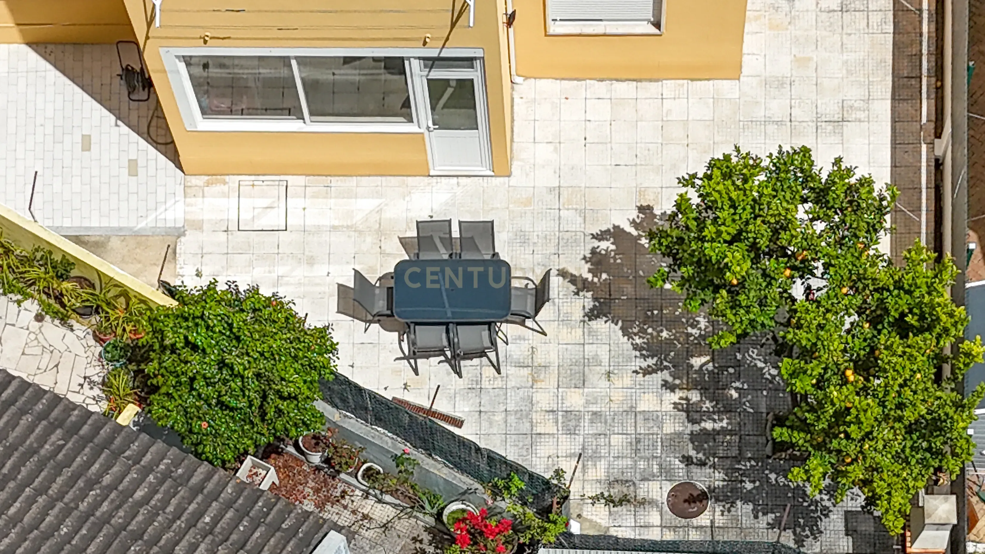 T3 com Terraço Privativo em Andar de Moradia | Bicesse (10min de Cascais) - Image 7