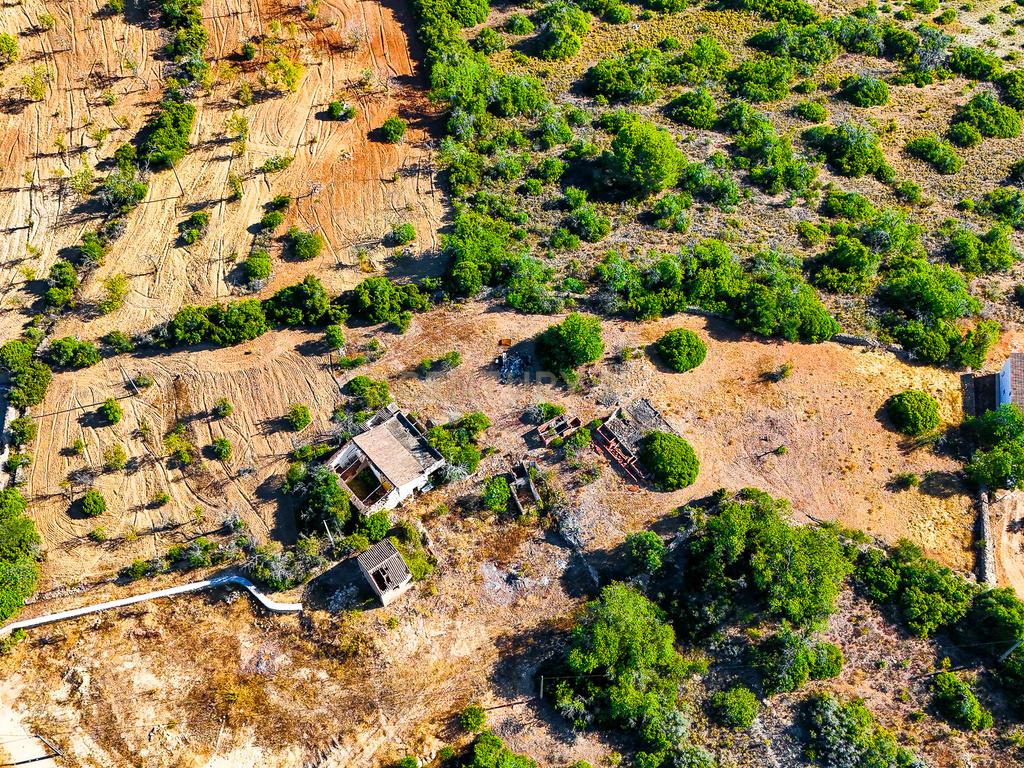 TERRENO COM RUINA PERTO DA COSTA ALGARVIA - Image 14