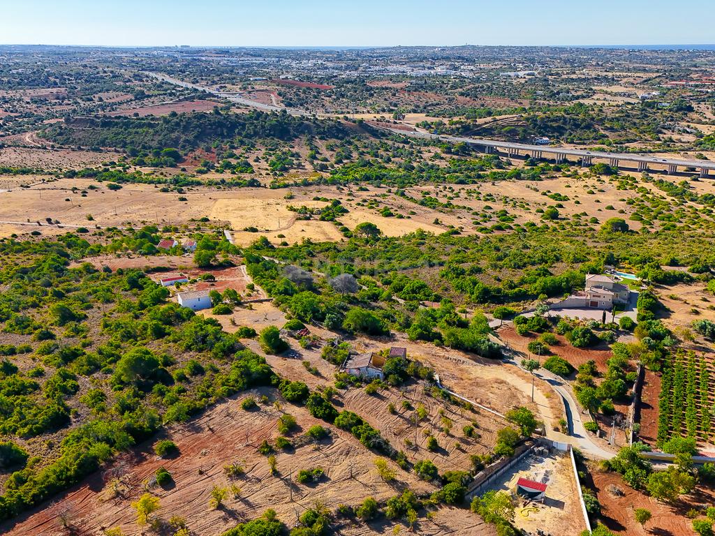 TERRENO COM RUINA PERTO DA COSTA ALGARVIA - Image 11