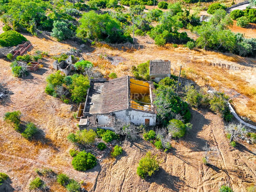 TERRENO COM RUINA PERTO DA COSTA ALGARVIA - Image 7