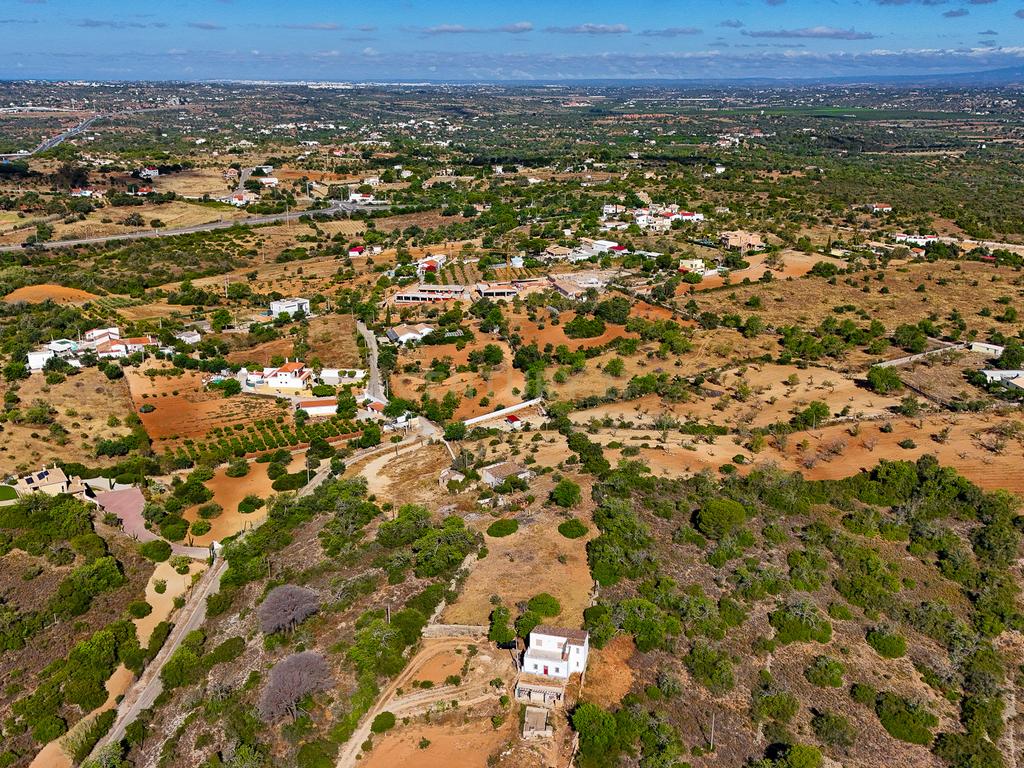 TERRENO COM RUINA PERTO DA COSTA ALGARVIA - Image 10